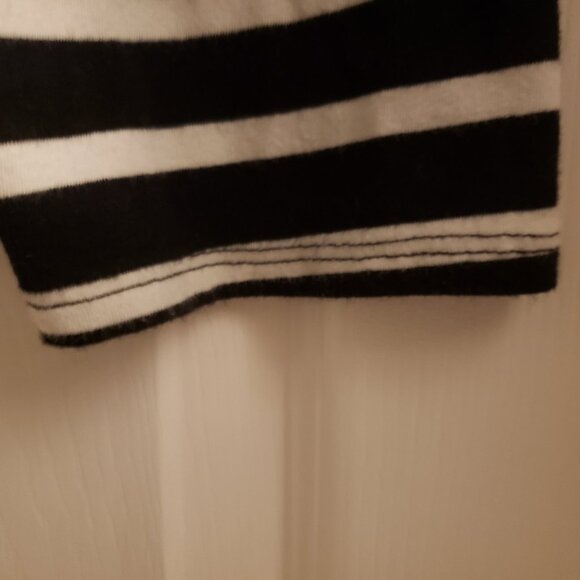 Wet Seal + Women's Black White Striped V-Neck Top LS Tee Plus Size Please Read - Picture 7 of 10